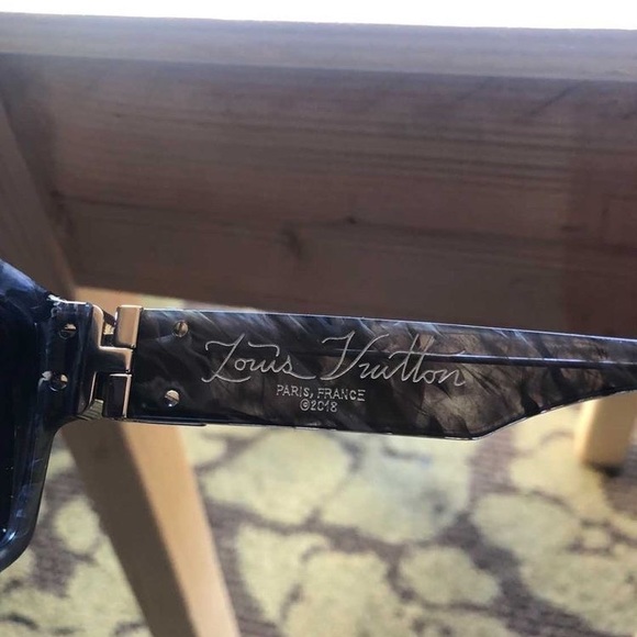 Louie Vuitton glasses - Picture 3 of 5